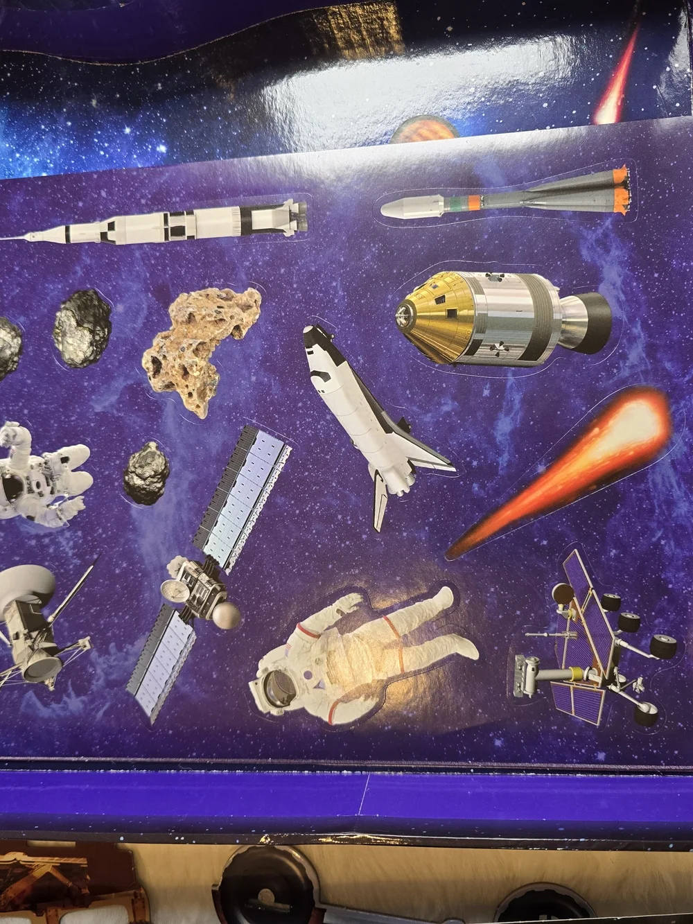 Learning Adventures Space - Case With Book, Cards And Figurines.
